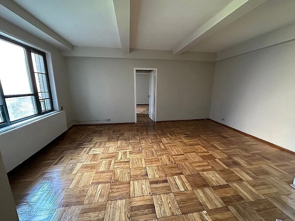 2053 Mcgraw Ave #3G - Photo 5 of 8