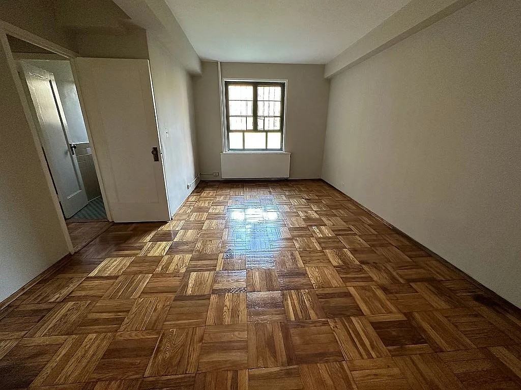 2053 Mcgraw Ave #3G - Photo 7 of 8