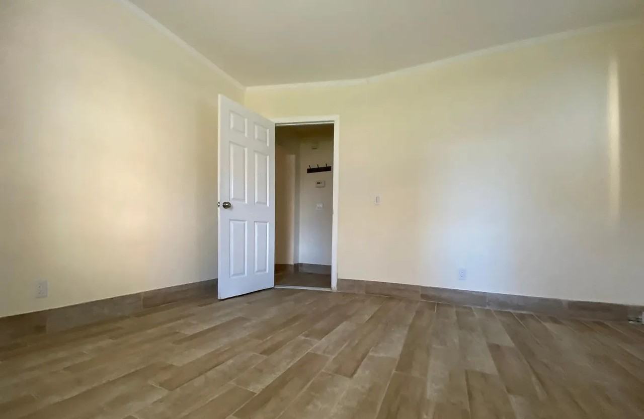 1234 Kearney Ave #4K - Photo 3 of 9