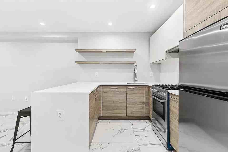 97 Cooper St #A - Photo 2 of 5