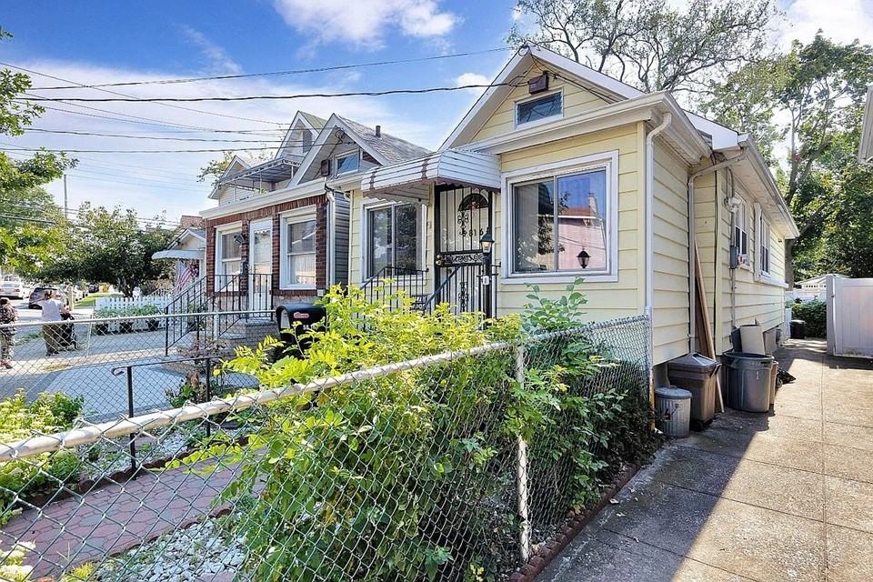 5816 69th St #3D - Photo 7 of 7