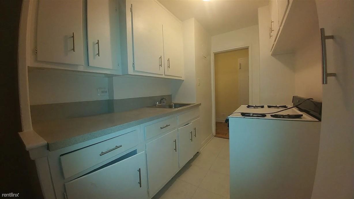 8238 Kew Gardens Rd #4C - Photo 2 of 5