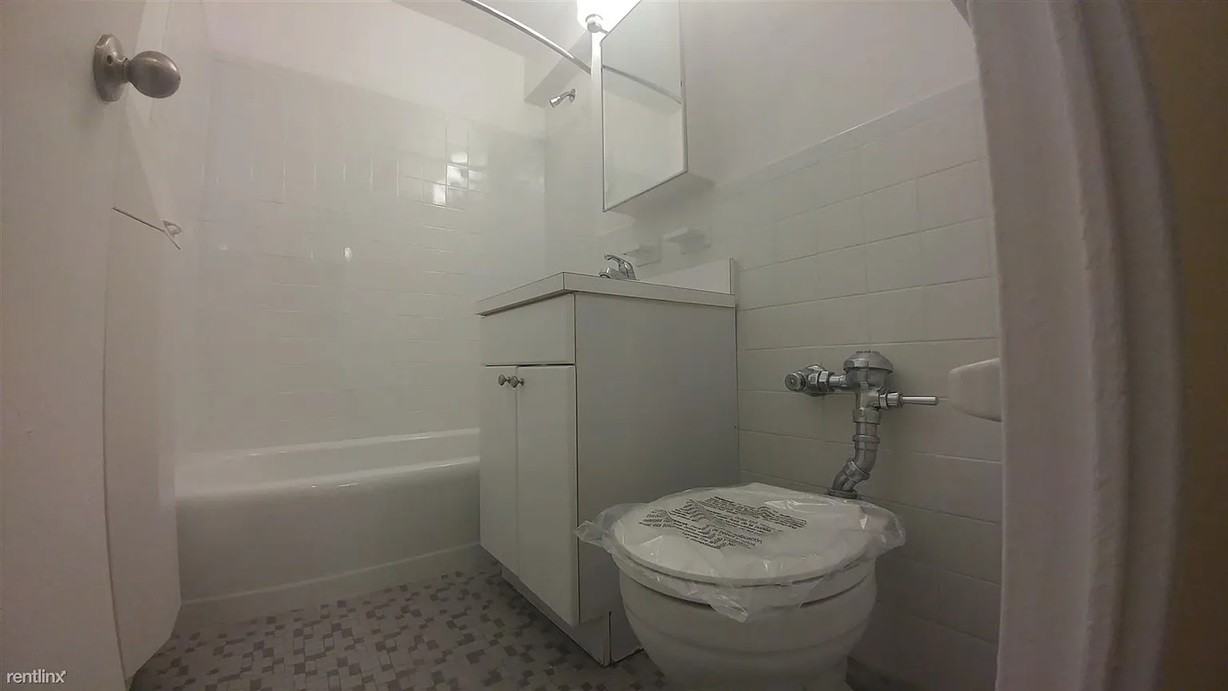 8238 Kew Gardens Rd #4C - Photo 4 of 5