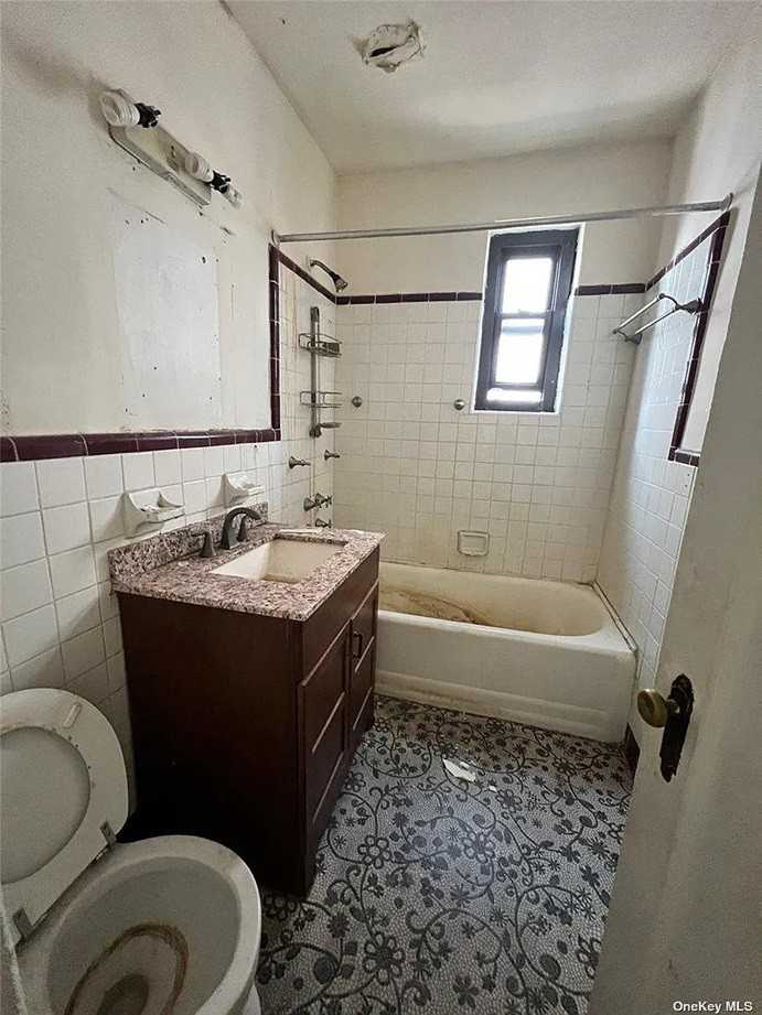 8306 Vietor Ave #5J - Photo 5 of 6