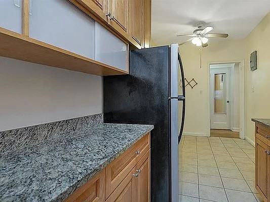 35 78th Ave #B23 - Photo 2 of 8