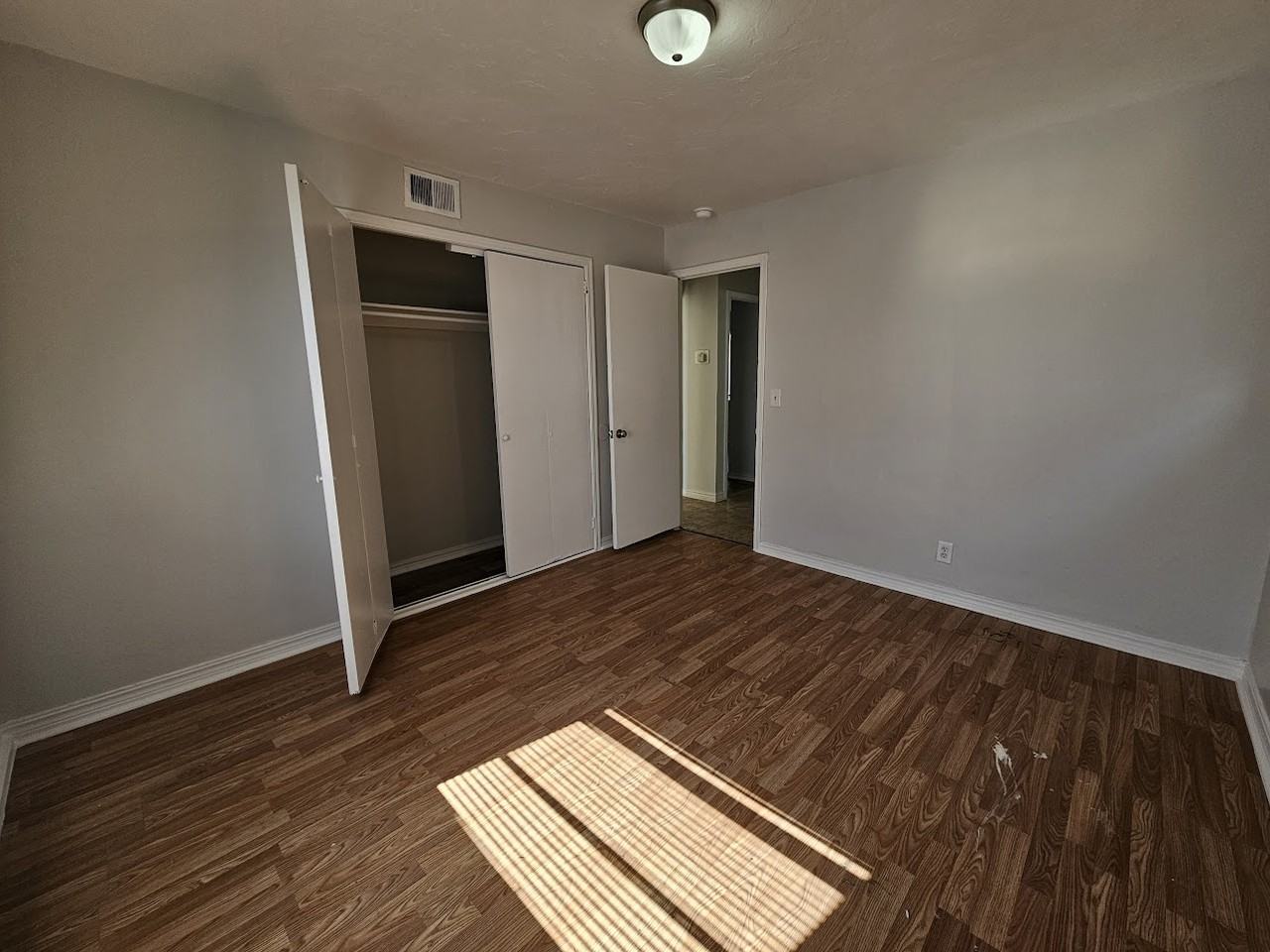 209 Nw 79th St - Photo 4 of 12