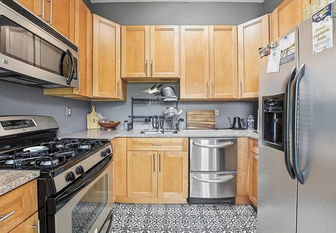 102 Ogden Ave - Photo 4 of 12