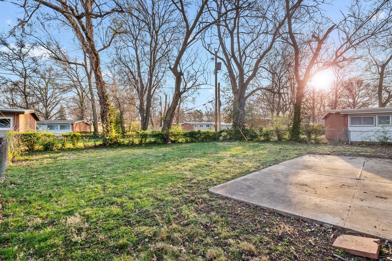 8413 Graybirch Dr - Photo 2 of 6