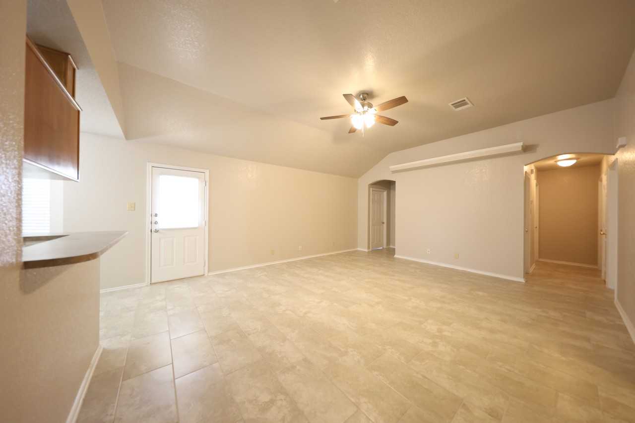 4411 Alleeta Dr - Photo 7 of 23