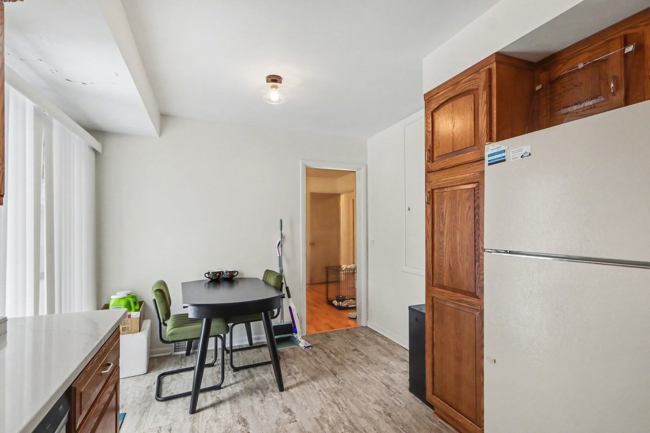 3728 Canterbury Ave - Photo 5 of 19