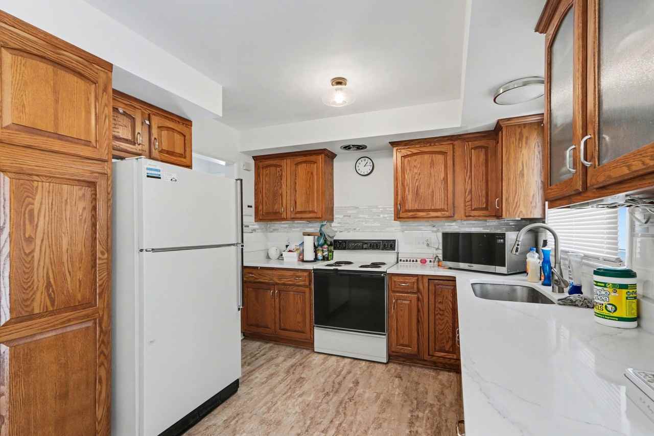 3728 Canterbury Ave - Photo 7 of 19