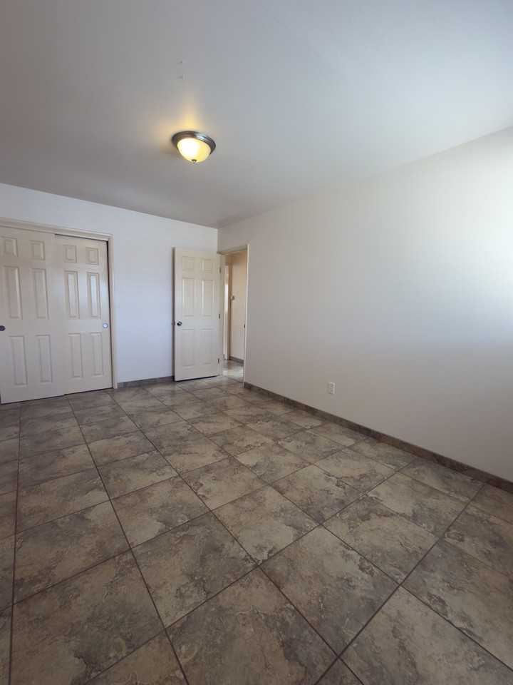 223 N D St #A - Photo 6 of 12