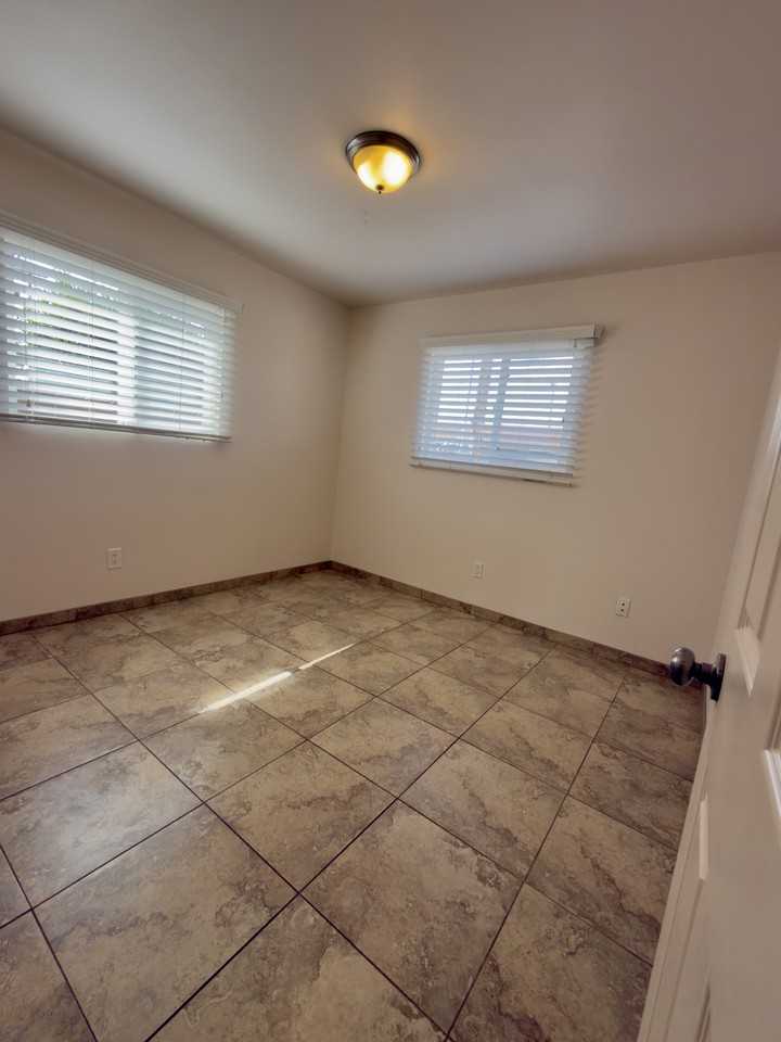 223 N D St #A - Photo 7 of 12