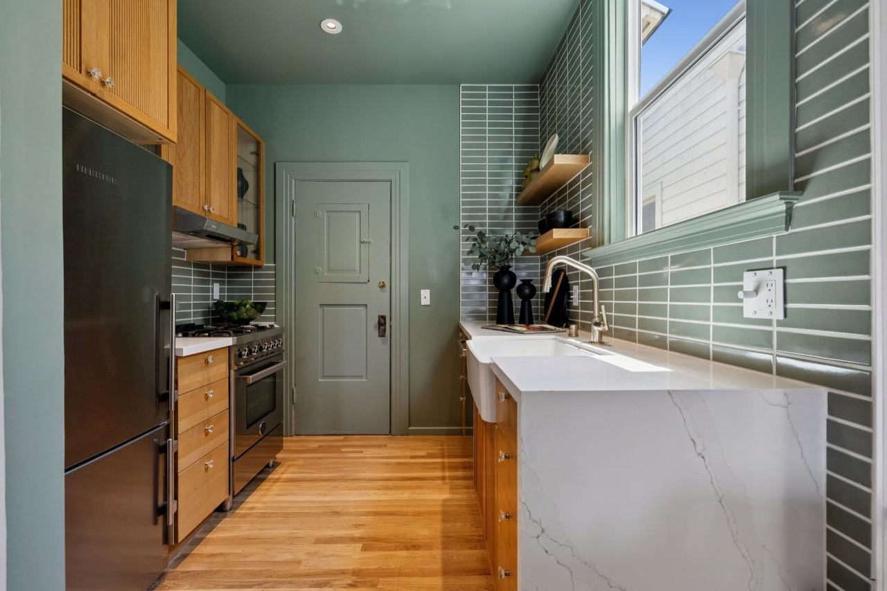 1754 Larkin St - Photo 5 of 15