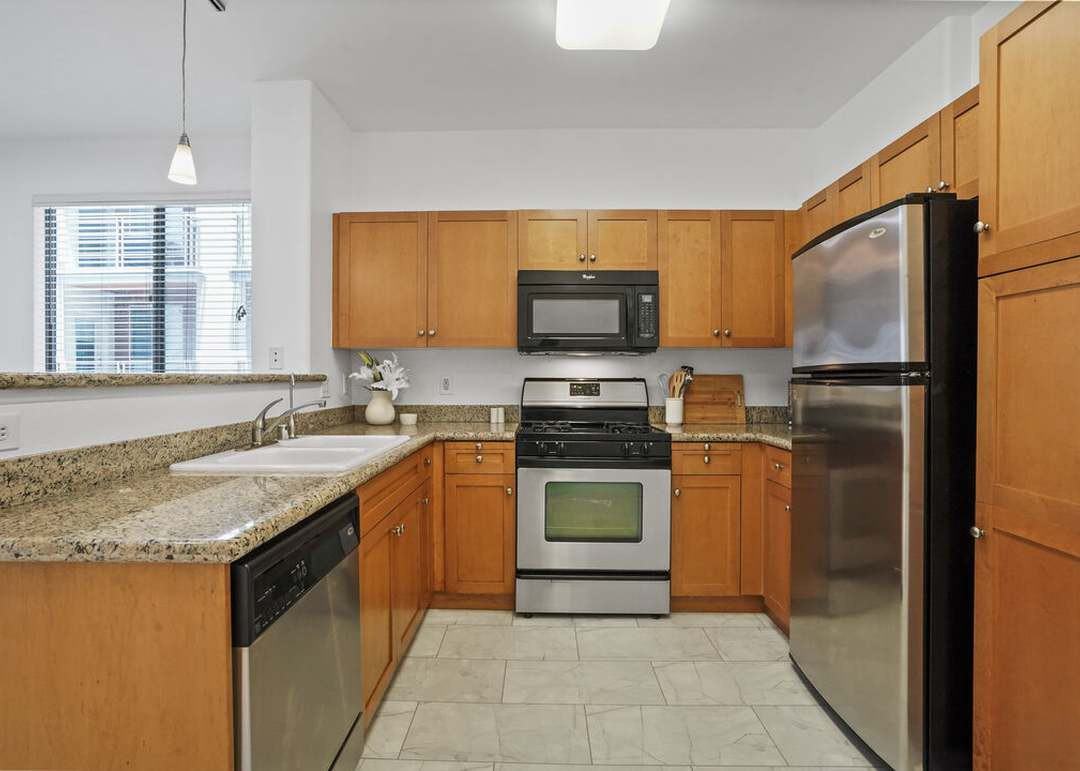 100 S Alameda St - Photo 3 of 19