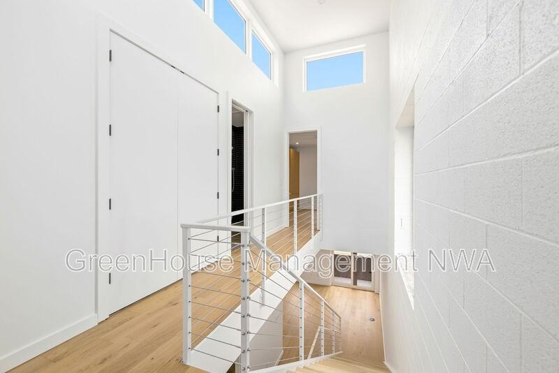 840 Se 8th St - Photo 4 of 14