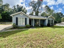 featured image of 16 Mann St