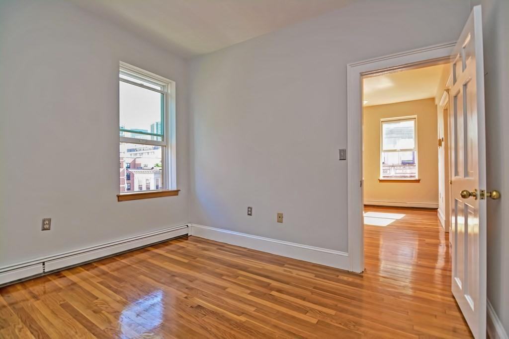 27 Anderson St - Photo 5 of 21