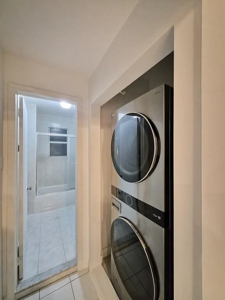 1408 77th St - Photo 6 of 10