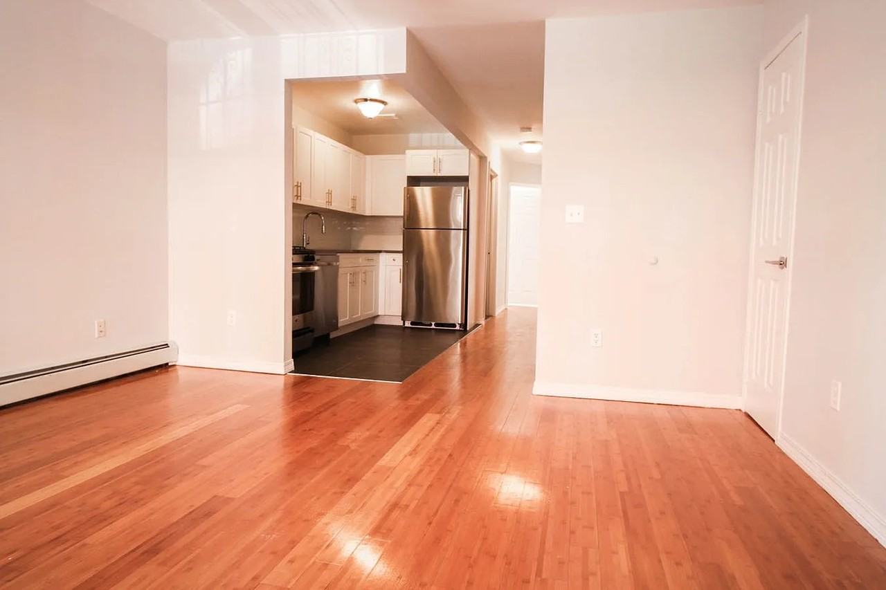 252 Macdougal St - Photo 2 of 10