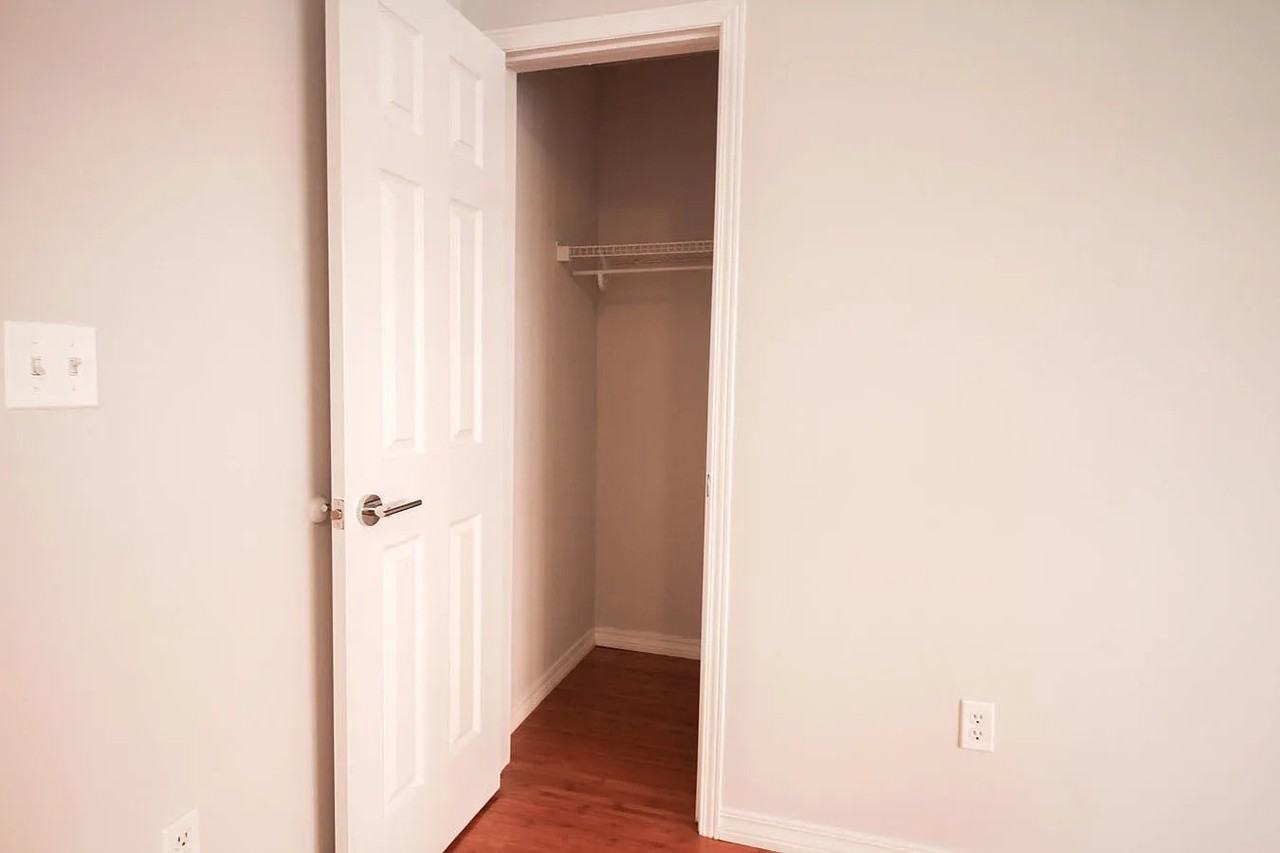 252 Macdougal St - Photo 3 of 10