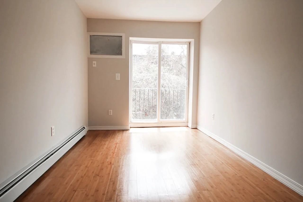 252 Macdougal St - Photo 5 of 10