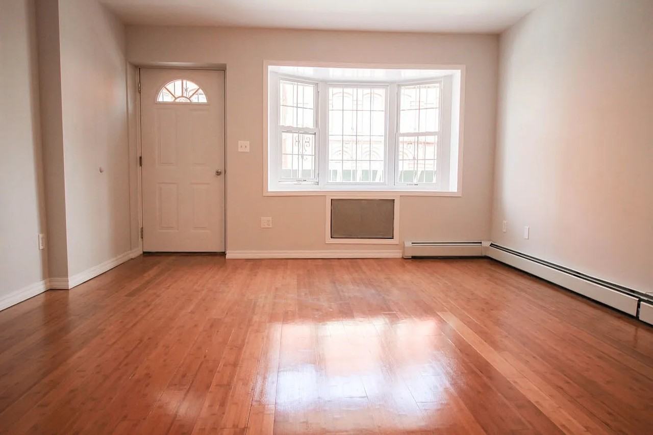 252 Macdougal St - Photo 6 of 10