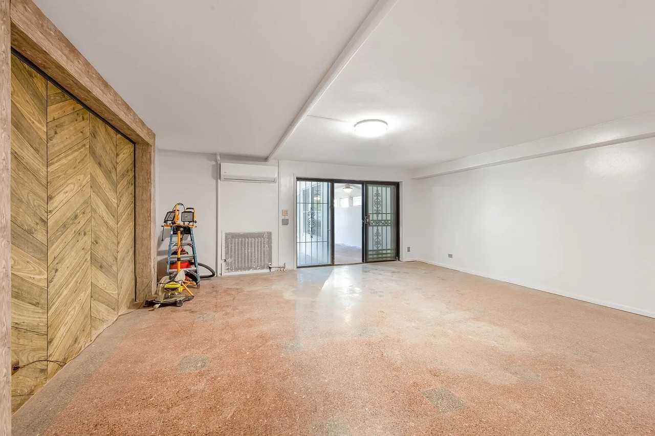 278 Carroll St - Photo 2 of 6