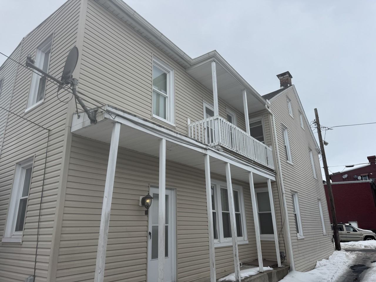 552 Church St - Photo 2 of 21