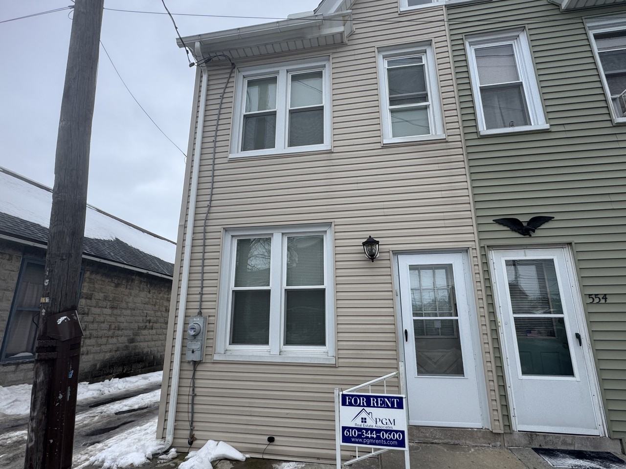 552 Church St - Photo 3 of 21