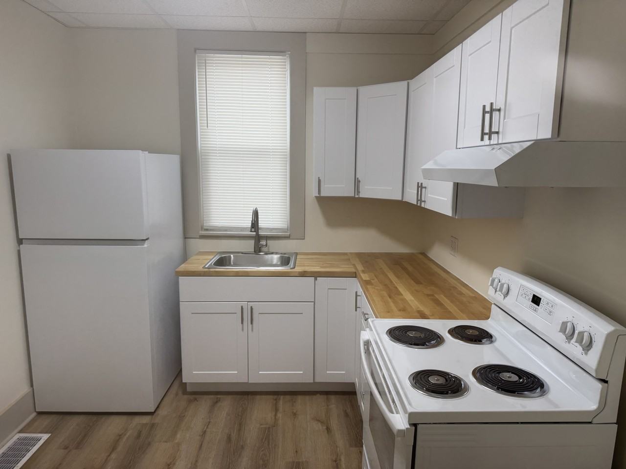 552 Church St - Photo 6 of 21