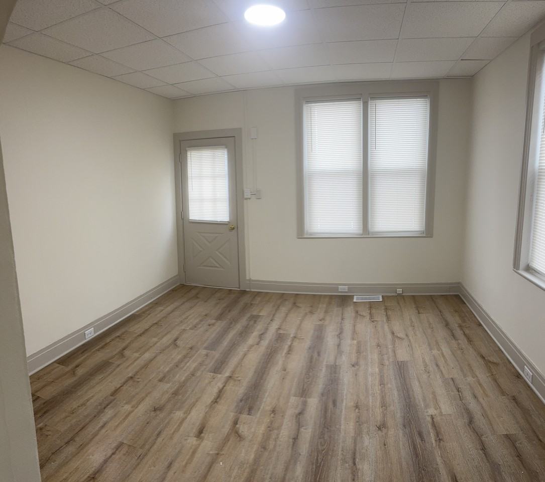 552 Church St - Photo 5 of 21