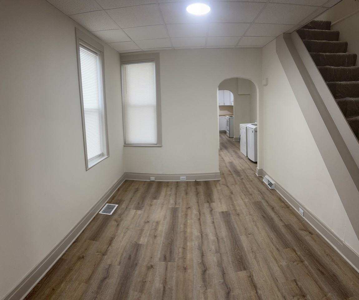 552 Church St - Photo 4 of 21