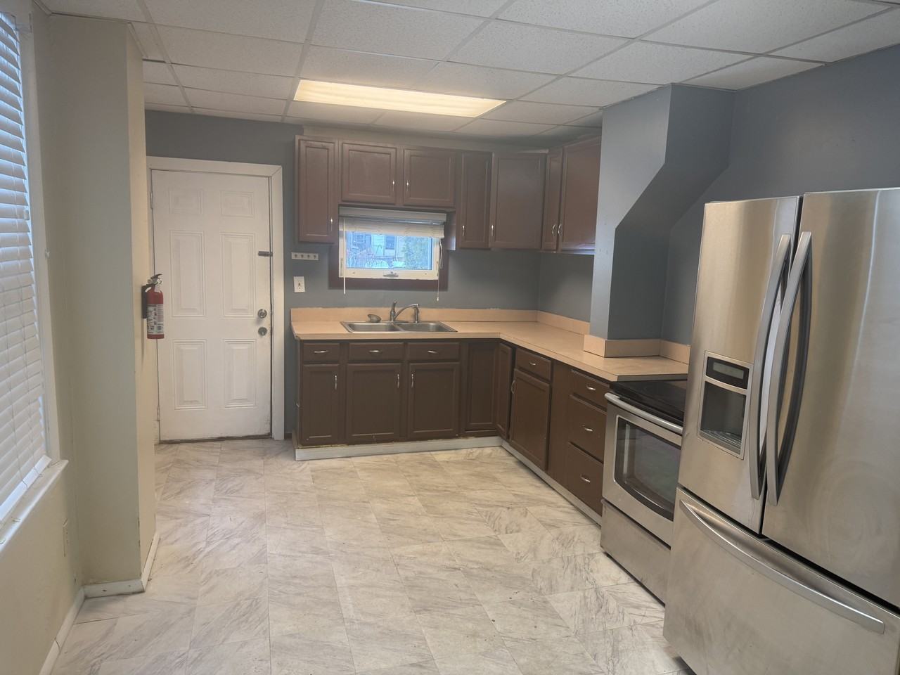 227 Mifflin St - Photo 6 of 24