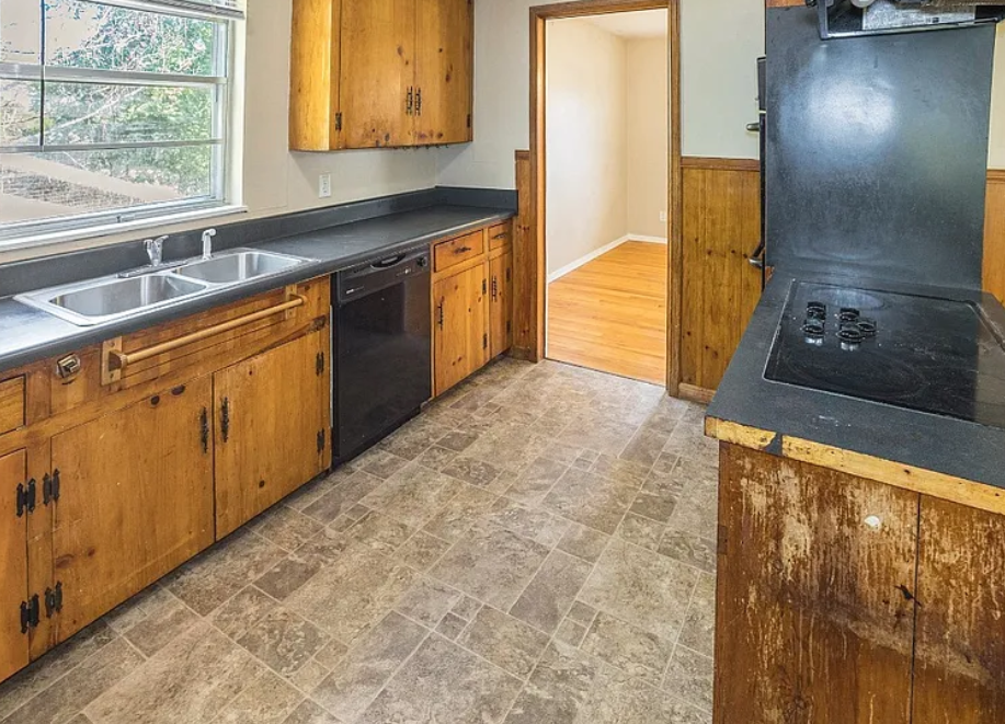 1422 Flamingo Ln - Photo 4 of 23