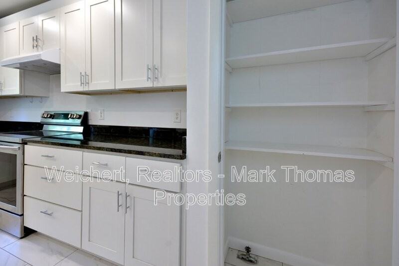 111 Twisted Oak Pl - Photo 6 of 31