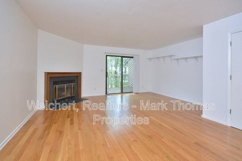 111 Twisted Oak Pl - Photo 7 of 31