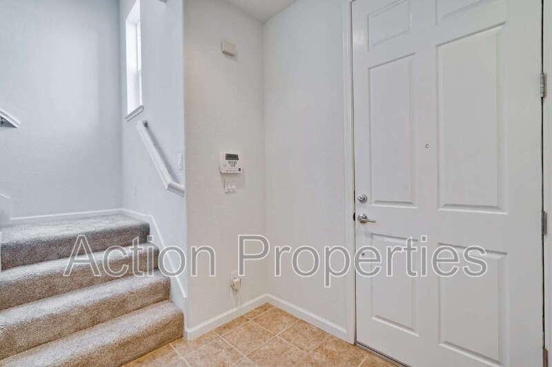 471 Parvin Dr - Photo 3 of 25