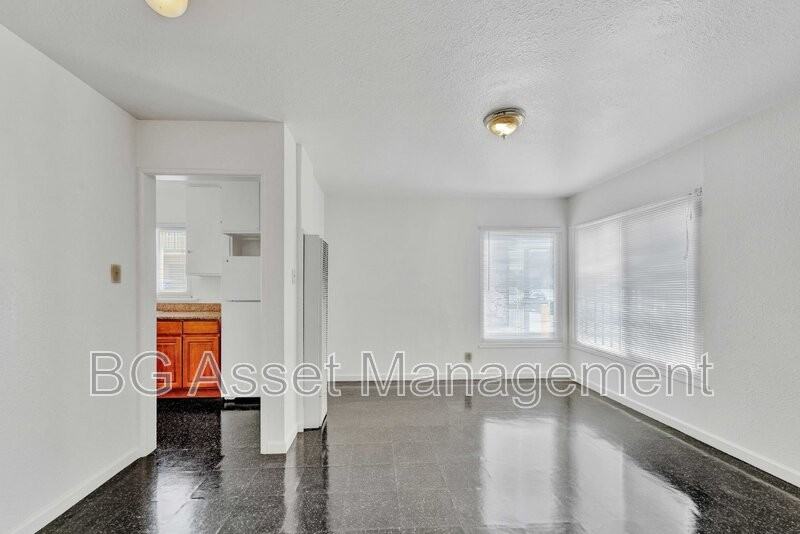 146 Marina Way - Photo 2 of 14