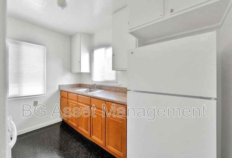 146 Marina Way - Photo 3 of 14