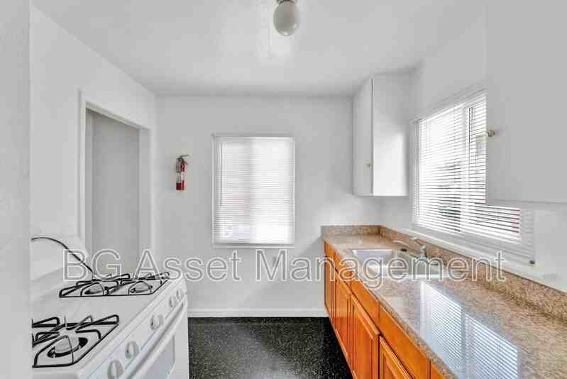 146 Marina Way - Photo 4 of 14