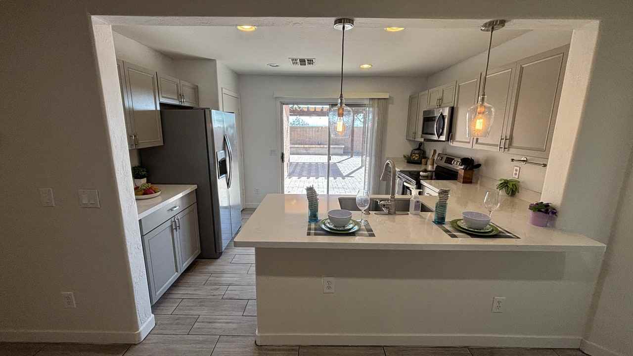 24185 W Desert Bloom St - Photo 6 of 25