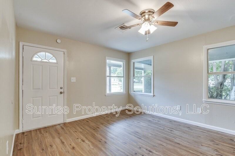 509 E Rose Dr - Photo 4 of 22