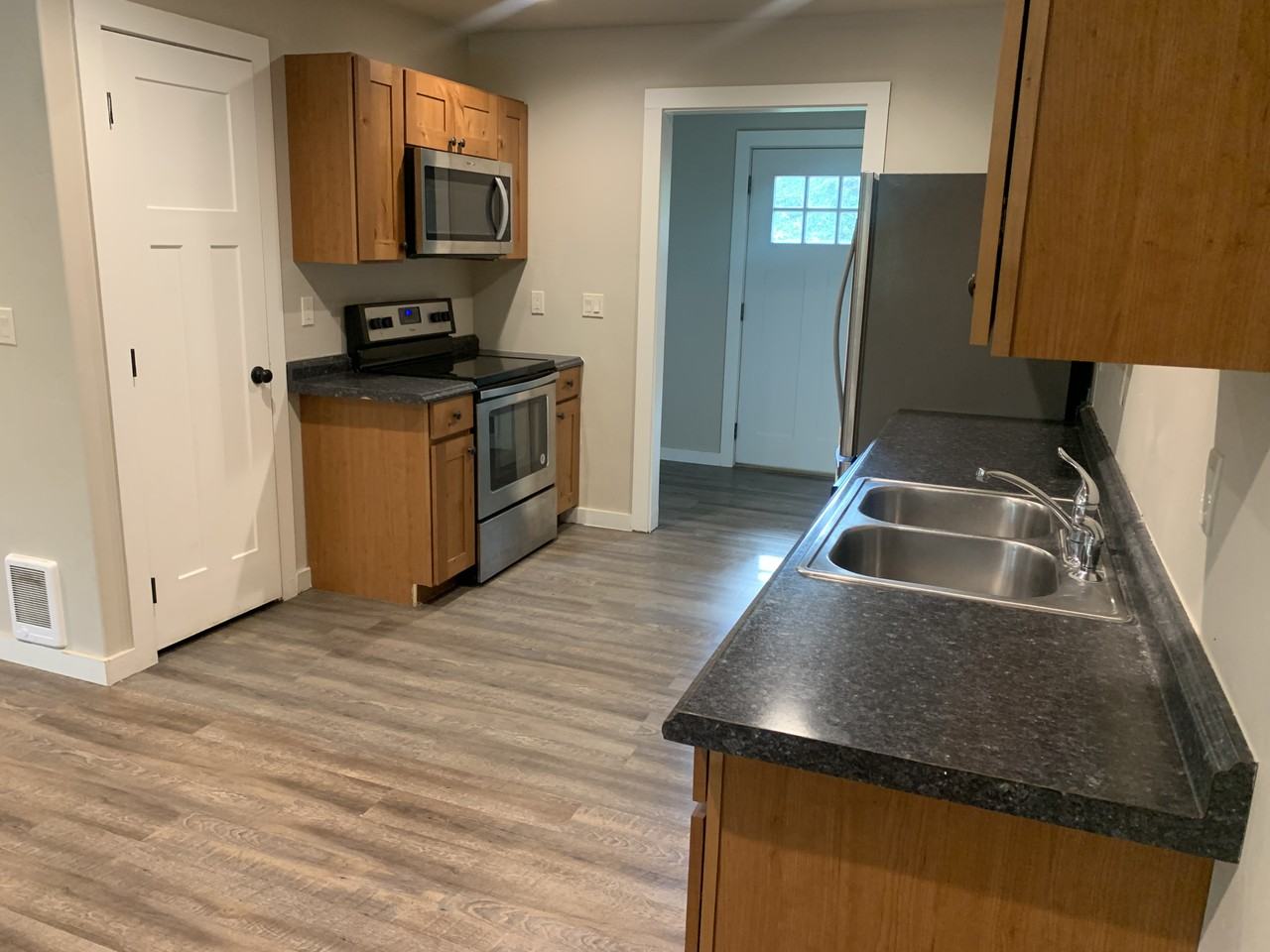 119 E Cottonwood Dr #2 - Photo 3 of 14