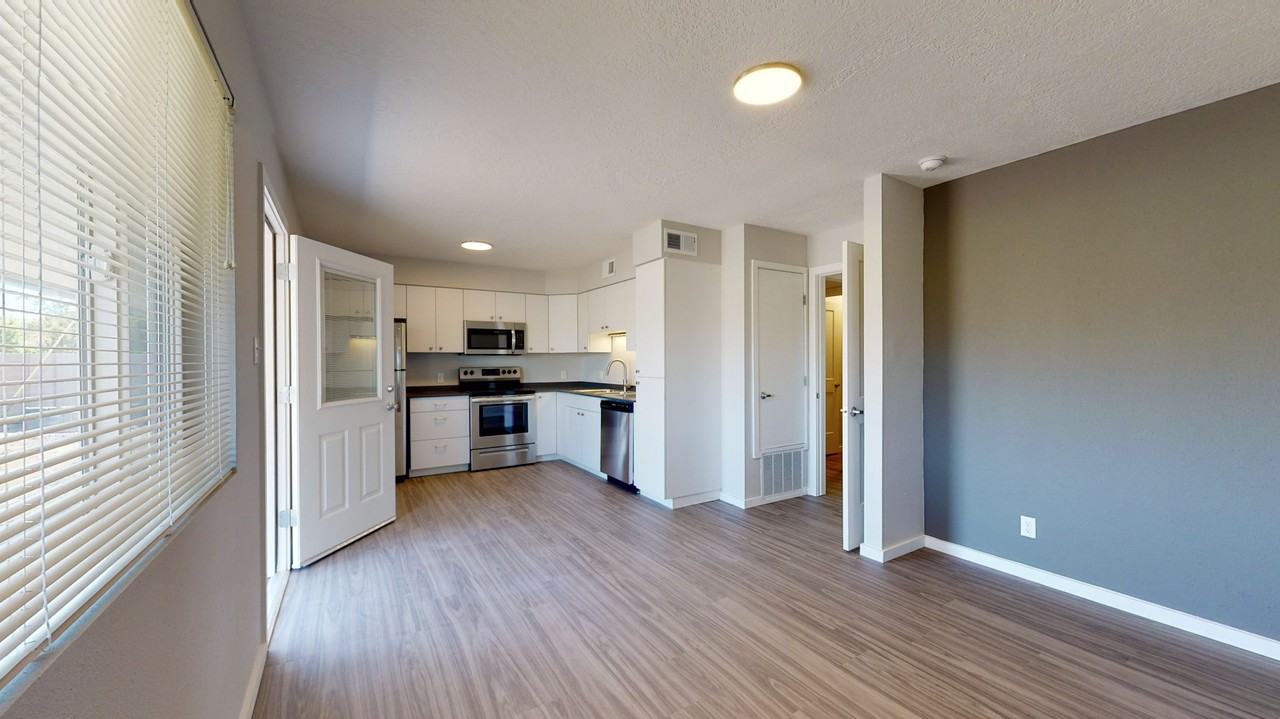 2415 Espanola St Ne - Photo 5 of 22