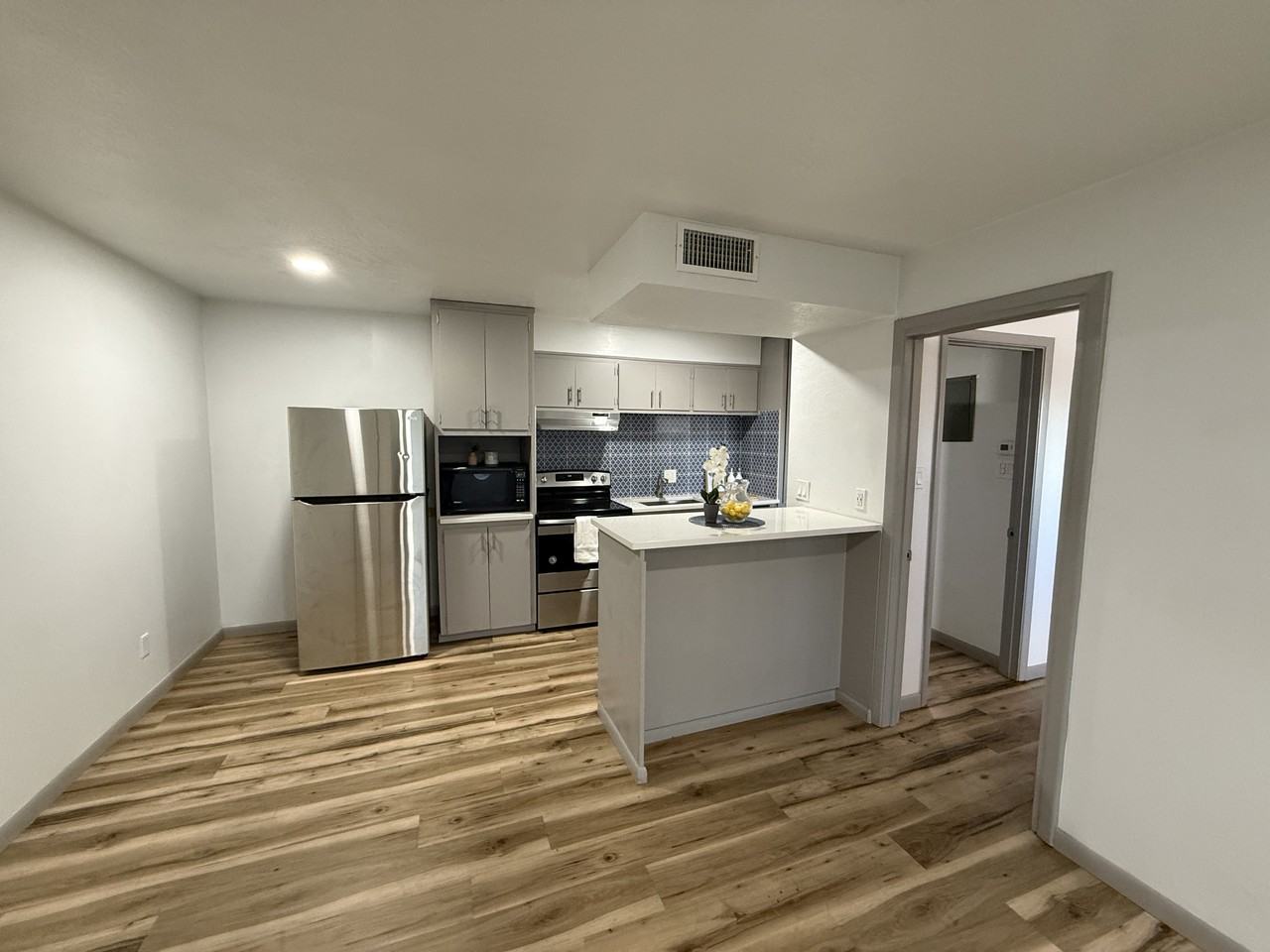 2612 Dakota St Ne - Photo 6 of 25