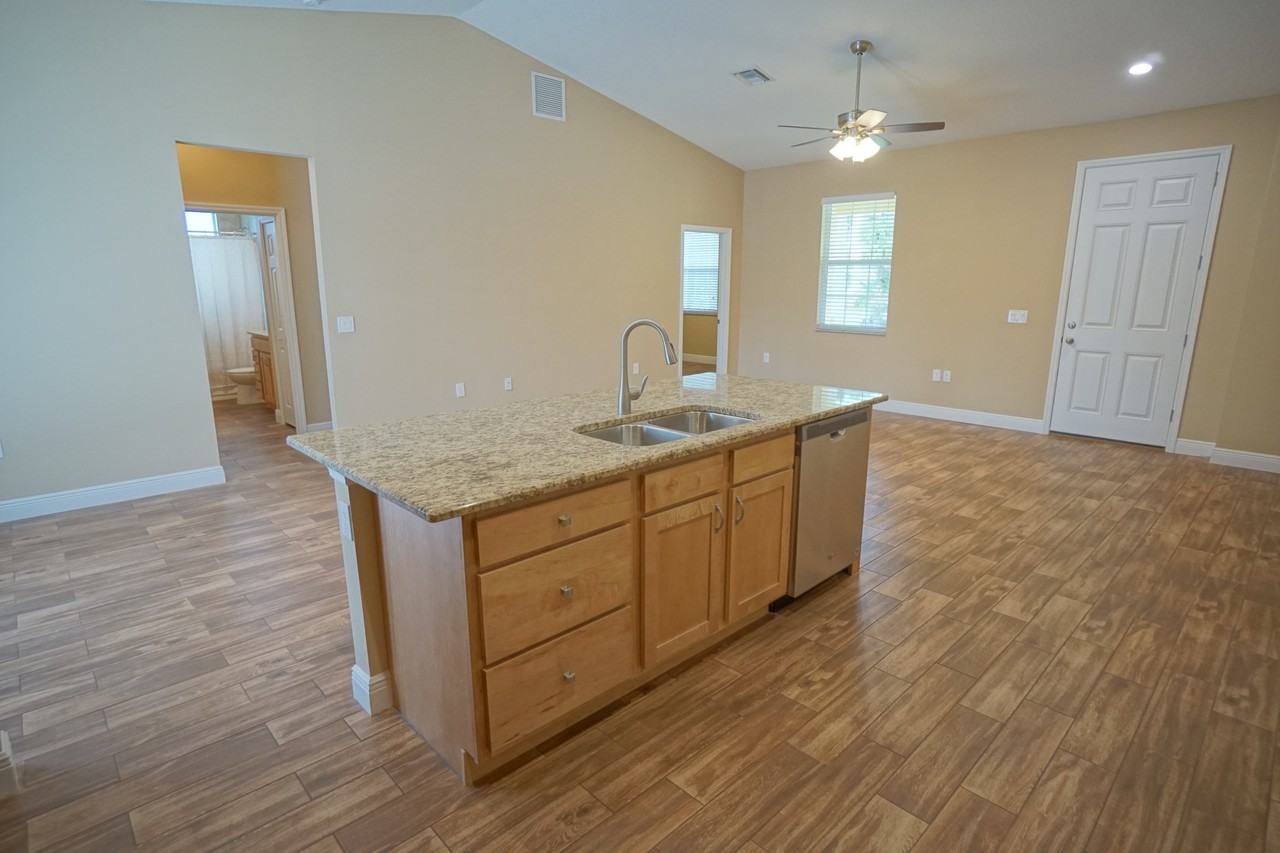 3525 W Ballast Point Blvd - Photo 3 of 17