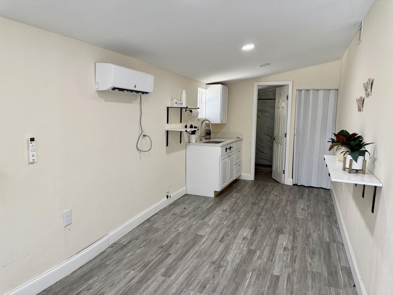 5620 1st St Rear - Photo 2 of 4