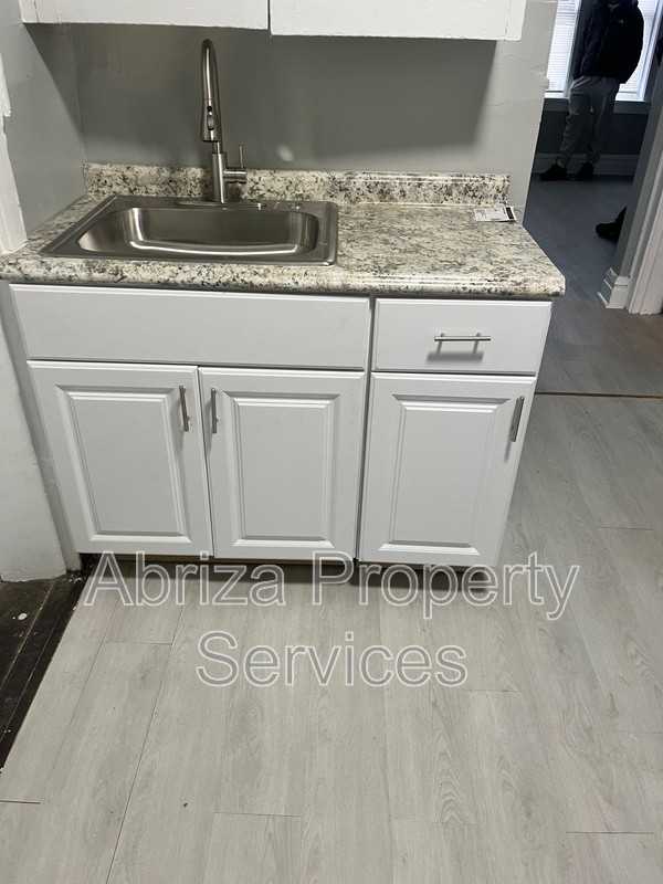 4217 Neosho St #204 - Photo 4 of 6