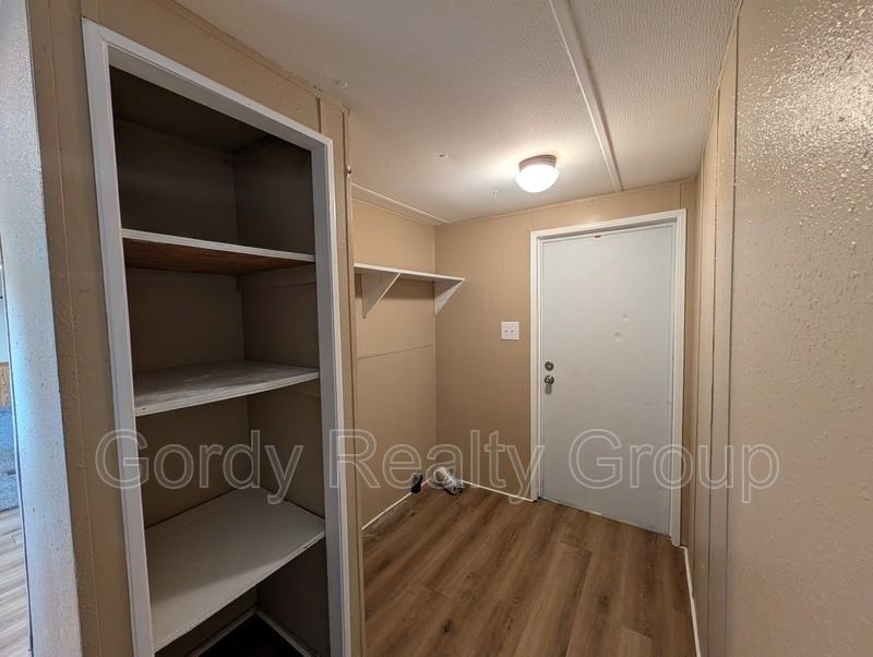 3017 Camp Rd - Photo 5 of 11